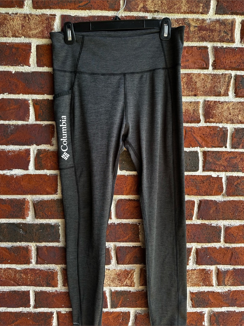 Columbia Dark Gray Women's Performance Leggings with Side Pocket
